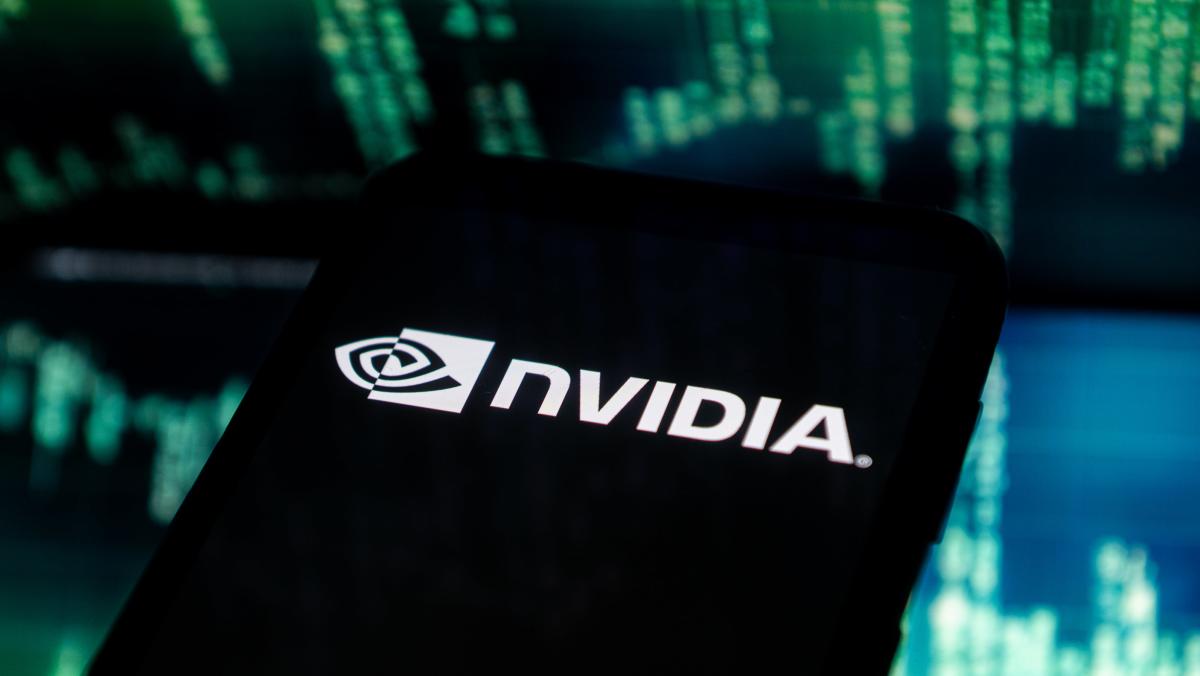 Goldman Sachs Boosts Nvidia’s Target Price to $800, Citing Strong AI Demand and Improved GPU Supply