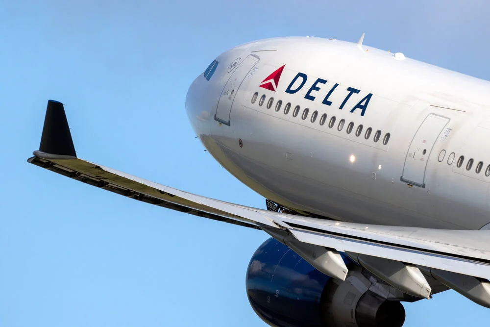 Major airlines suspend flights as Middle East tensions rise