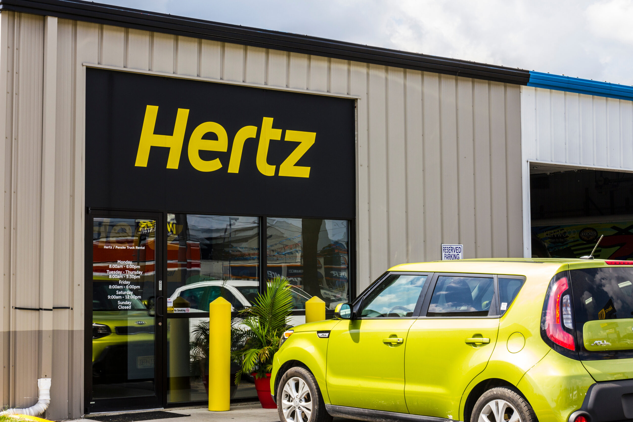 Kokomo - Circa August 2016: Local Hertz Car Rental Location. Hertz is the largest U.S. car rental company by sales I