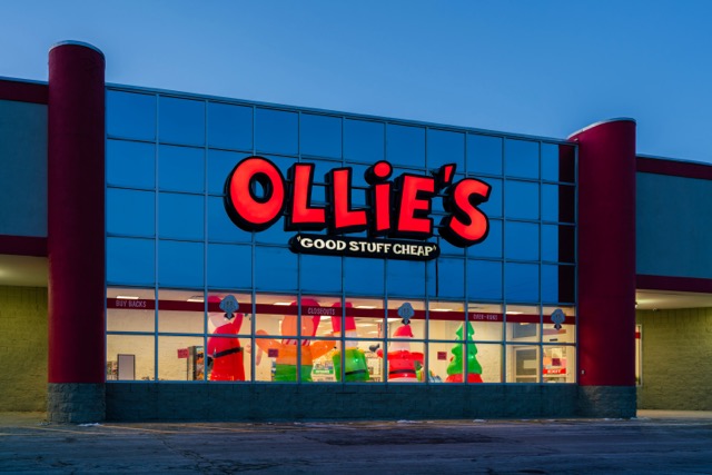 Raise the roof, Ollie’s Bargain Outlet (NASDAQ: OLLI) gains on earnings beat, raised outlook
